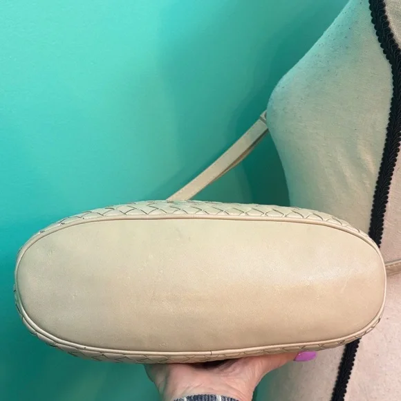 Chic Cream Woven Crossbody Bag - Picture 8 of 12